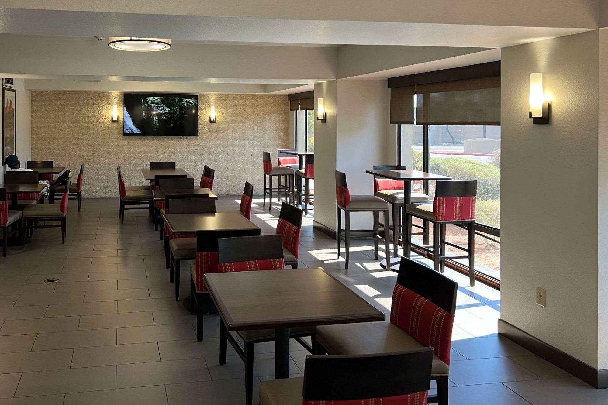 Gasthof Comfort I-10 West At 51st Ave 3*
